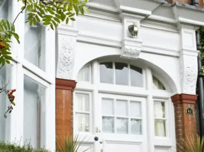 Avenue House Apartments