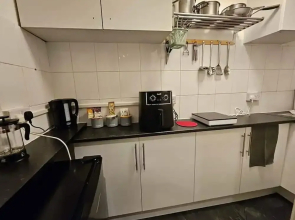 Tropical Hideaway Studio Apartment