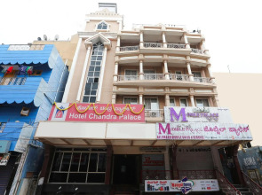 OYO 17056 Hotel Chandra Palace