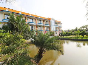 OYO 35875 Hotel S2