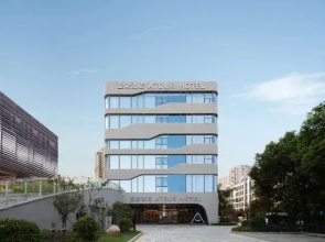 Ningbo Beilun Youth sports port Atour Hotel
