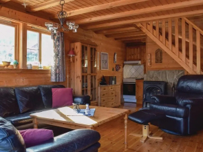 Stunning Home in Ølensvåg With 2 Bedrooms and Wifi