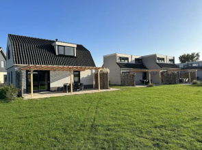 Holiday Home Vakantiepark 't Eibernest Texel