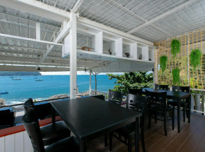 Naiharn On The Rock Resort