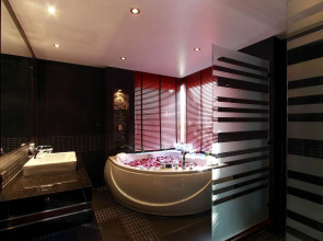 Absolute Bangla Suites