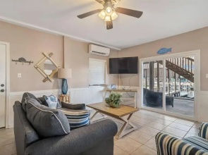 Spacious Private Bayfront & Pet Friendly 5bd/3ba + Bonus Loft