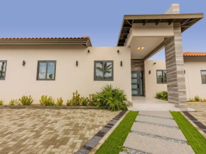 NEW 6BR Villa w Pool Across Street Palmbeach