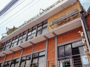 Central Suites by H&R