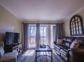 The Cozy Nest 2 Bedroom Condo