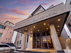 Brown Dot Hotel