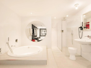 La França Travellers - Adults Only