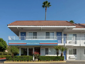 Motel 6 Los Angeles - Van Nuys North Hills