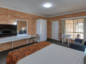 Country Gardens Motor Inn