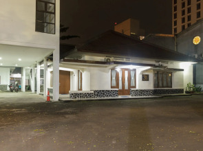 RedDoorz Plus near RS PMI Bogor