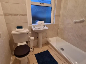 PREMIER - Whifflet Apartment