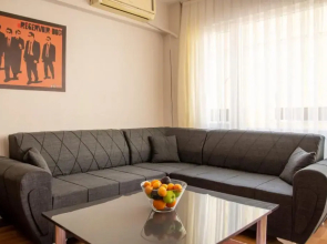 Vibrant and Central Flat Near Kordon in Alsancak