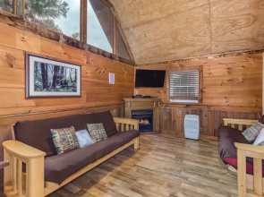 Mariettas Dream 2br in Mountains w/ Hot Tub!
