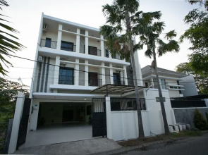 Reddoorz near Kejaksaan Negeri Surabaya