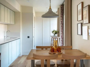 Abbey Strand Apartments, at Holyrood