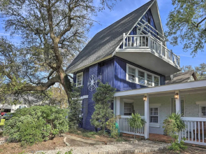 Coastal, Walkable Home in Historic Southport!