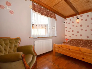 A Quiet Cottage in a Seaside Village. Living Room, two Bedrooms, a Large Garden
