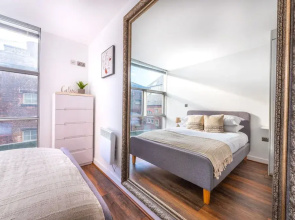 Free Parking, Balcony, Modern, 2 Bed, Citycentre