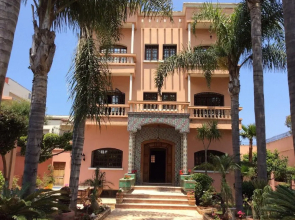 Lhostel