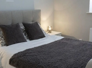 The Lane Apartment