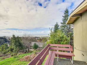 Ocean-view Oregon Coast Vacation Rental w/ Deck