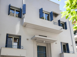 2-spaces comfy Bentzi apartment 7 with balcony in Pagrati