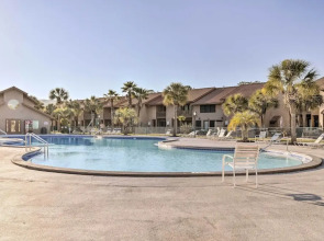 PCB Townhome w/ Resort Amenities - Walk to Ocean!