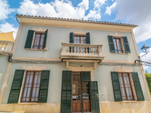 CAN BOMBARDA - Wonderful town house in the center of the island and with a private pool. Free WIFI.