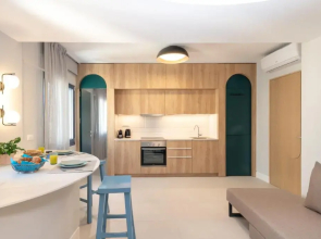 Evans Luxurious Apartment 4