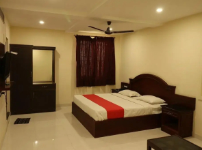 Es Residency by OYO Room