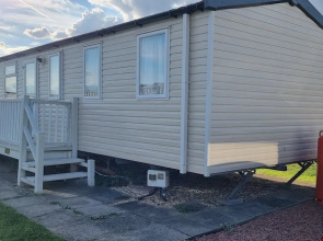 Lovely 8 Berth Direct Beach Access