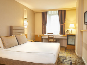 Отель All Seasons