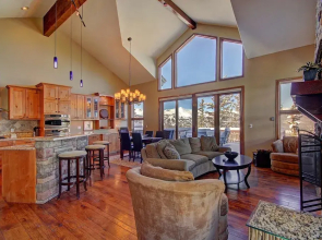 Big View Lodge 4 Bedroom Home