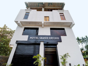 OYO Flagship 81894 Silver Orchid