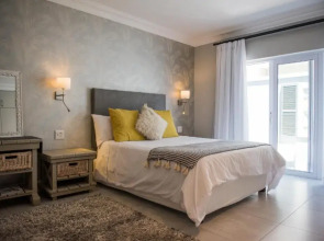 The Whale on Main B&B