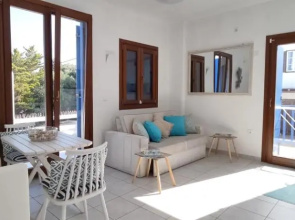 Olive Tree, Mykonos Town Apartment With Pool