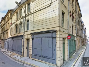 Studio dans vieux magasin 1800