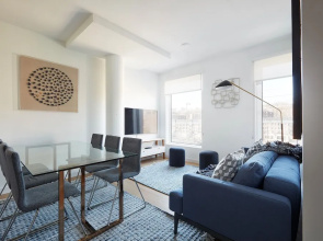 Modern 3 BR Loft -shared Deck - gym - Mins to NYC