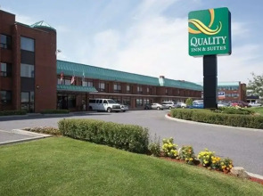 Quality Inn & Suites Aéroport P.E. Montréal-Trudeau Airport