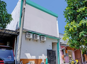 OYO Life 92684 Kost Mutiara Nirwana