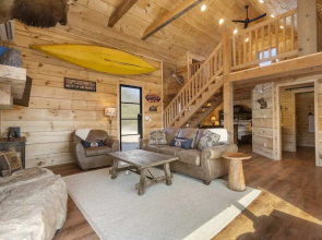 Elk Lodge Cabin for 4!