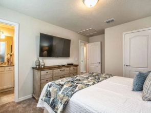 Brand New Family Getaway W/pool & Spa -7049sr 5 Bedroom Home by RedAwning