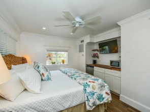 Tropical Breeze Resort