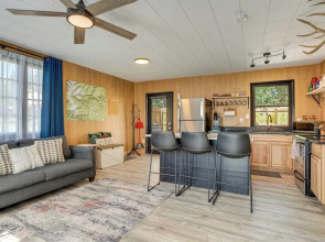 Patio & Hot Tub: Cozy Cabin Retreat in Bailey!