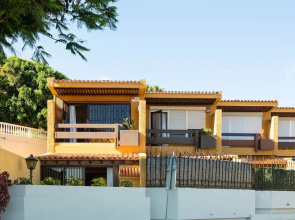 HomeLike Stunning Ocean Views Radazul
