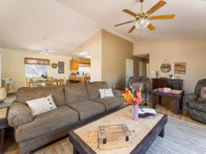 Cozy Family House + Full Game Room